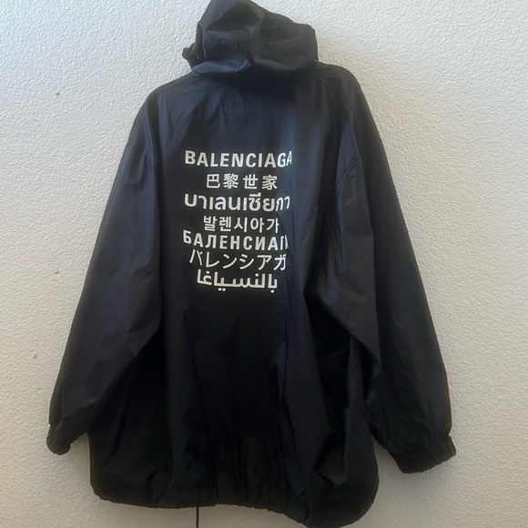 Balenciaga
Balenciaga 7-language assault suit jacket - Picture 2 of 13